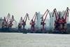 Port_of_Shanghai,_2004