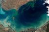 750px-Toxic_Algae_Bloom_in_Lake_Erie