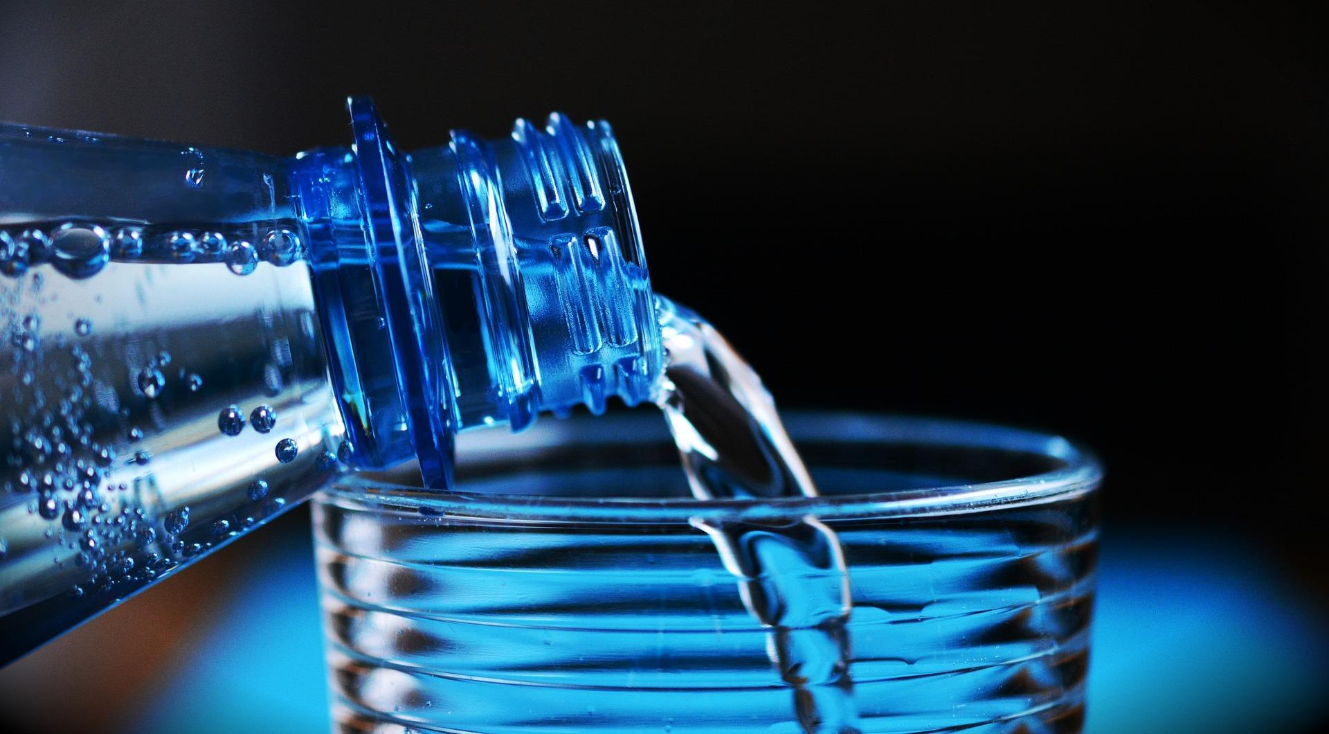 Emerging risks in public health Is bottled water contamination