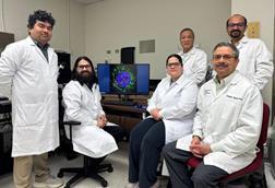 Low-Res_researchers-group