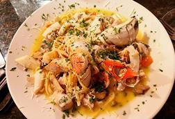 Catch_Seafood_Bar_and_Grill_-_Paso_Robles_-_2021-09-26_-_Sarah_Stierch_04