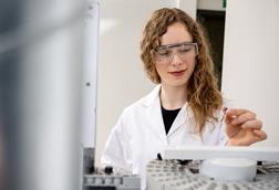 Low-Res_Universitaet-Oldenburg-Melanie-Walther-Institut-fuer-Chemie-44b