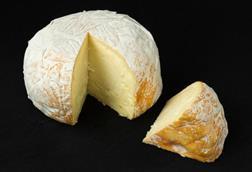 Low-Res_1920px-Cowgirl_Creamery_Point_Reyes_-_Red_Hawk_cheese