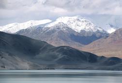 Xinjiang_Pamir_Mountains_(41655129502)