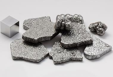 Iron_electrolytic_and_1cm3_cube