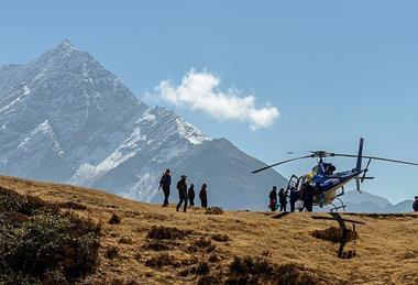 Helicopter_evac_in_Himalaya_evacuation_of_an_old_man_suffering_altitude_sickness._(12192425724)