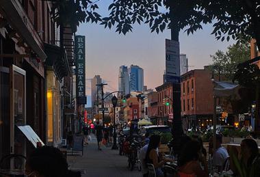 Alfresco_dining_at_blue_hour_on_Smith_Street,_Brooklyn,_New_York_-_20200906