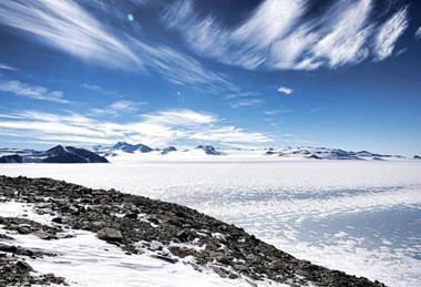 Low-Res_Antarctica_(11280898833)