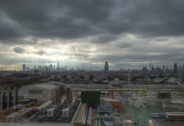 Newtown_Creek_Wastewater_Treatment_Plant_-_View_of_Facility_and_Manhattan