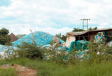 Plastic_bottles_landfill