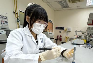 2. Kelly Teo Wan Ee - first author, PhD student