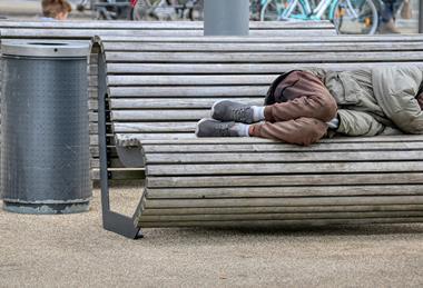 homeless-5283148_1280