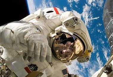 Piers_Sellers_spacewalk