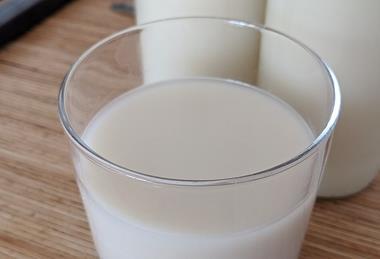 Oat_milk_glass