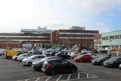 Car_park_and_main_block,_Arrowe_Park_Hospital