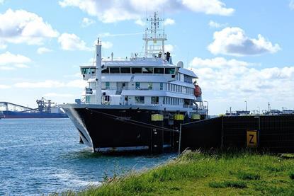 Front_view_of_the_hondius_docked_-_(2026-05-18)_-_5