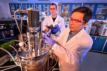 Loading_bioreactor