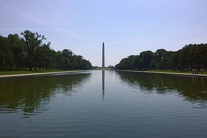 Washington_Monument_with_Lincoln_Memorial_Reflecting_Pool_2014-06-08