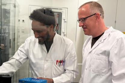 Low-Res_Belay Tadesse and Christian Solem in lab at DTU FOOD by Lene H Koss 17042026
