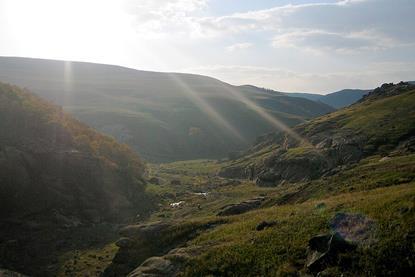 Sun_rays,_Inner_Mongolia,_China_-_内蒙古，中国_(10225945316)