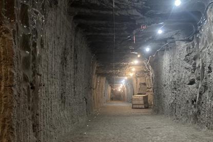 Low-Res_PermafrostTunnel1