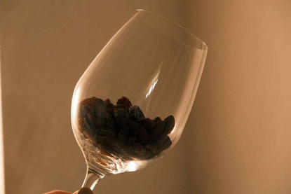 Low-Res_Turning raisins into wine
