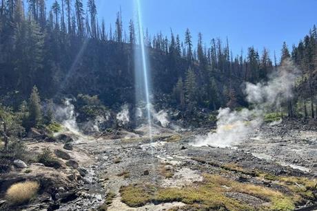 Low-Res_Lassen Volcanic National Park