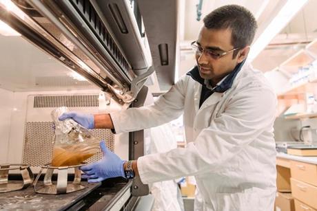 Low-Res_Deepak-Koirala-Lab-Students23-7616