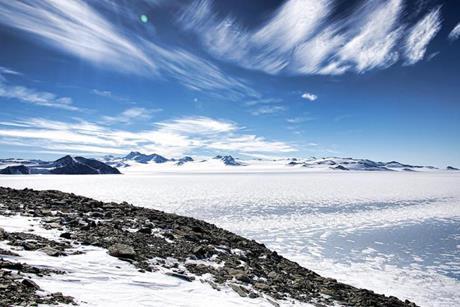 Low-Res_Antarctica_(11280898833)