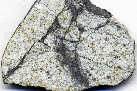 Ordinary_chondrite_(Viñales_Meteorite)_1