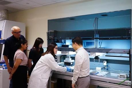 Low-Res_SMART AMR research team operating the RNA modification profiling platform