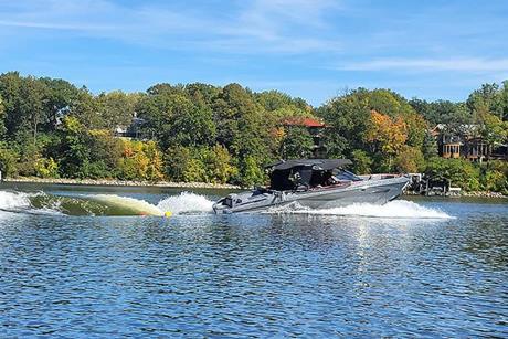 Low-Res_WakeBoat_900x600