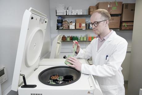 Low-Res_Professor Stephen Wallace harvesting engineered bacteria for analysis. CREDIT Edinburgh Innovations