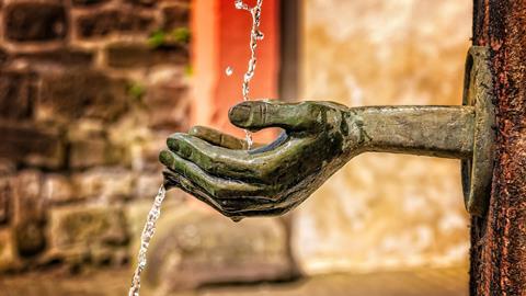 fountain-3412242_1920