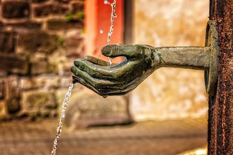 fountain-3412242_1920