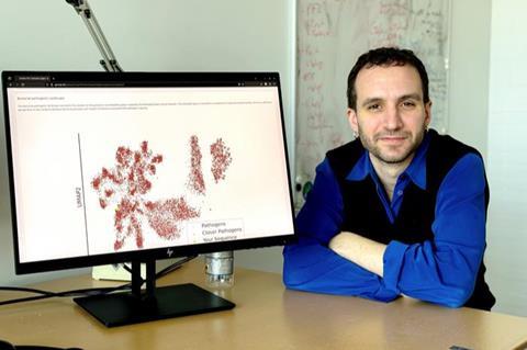 Low-Res_Alfred Ferrer Florensa and the Bacterial pathofenic Landscape photo Lene Hundborg Koss