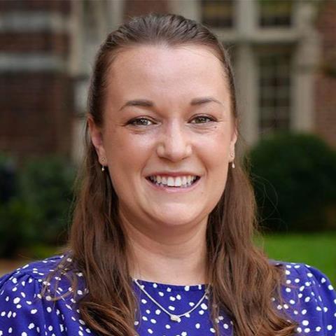 Low-Res_Microbiology_20250814_Ibberson-Carolyn_Headshot_600x800_VF-Cropped