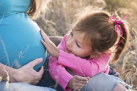 pregnant-belly-1542586_1280