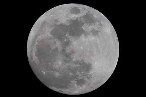 Rare_Blue_Super_Moon_1