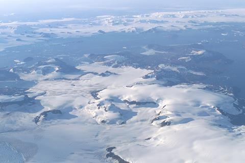 960px-James_Ross_Island_captured_by_NASA_photographer_James_Ross