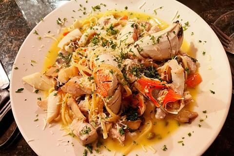 Catch_Seafood_Bar_and_Grill_-_Paso_Robles_-_2021-09-26_-_Sarah_Stierch_04