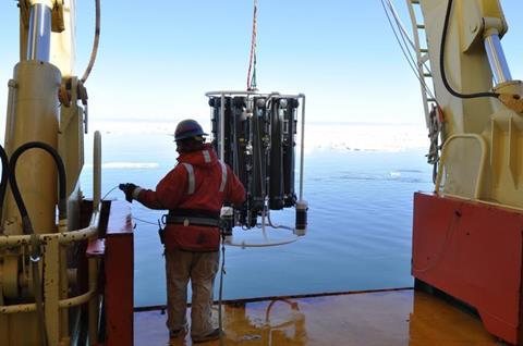 Low-Res_EarthquakeBloom1_DSC1004