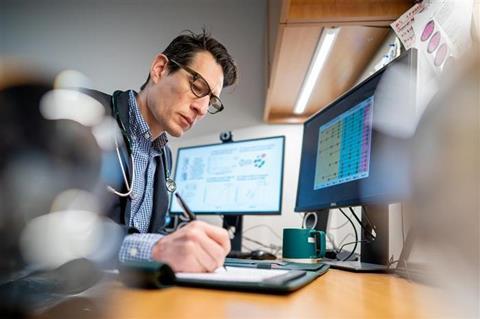 Low-Res_10987331459-010