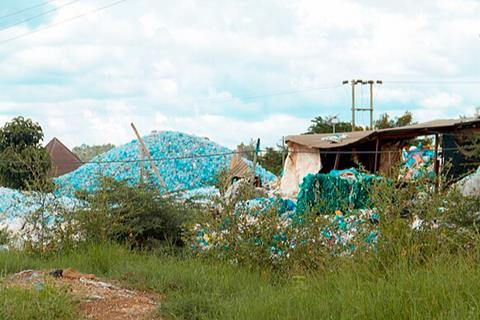 Plastic_bottles_landfill