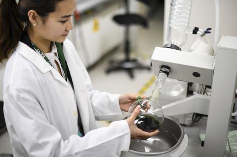 Authenticating botanicals using a rotary evaporator @ RBG Kew