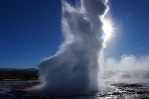 geyser-3242008_1920 (1)