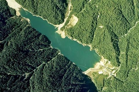 800px-Oshirakawa_Dam_lake_survey_1977