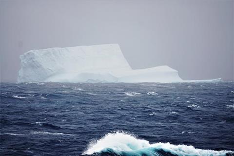 Low-Res_60S iceberg