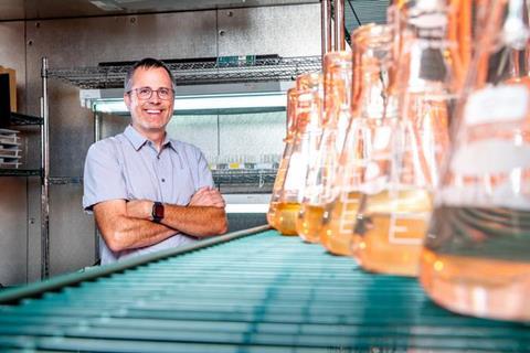 Low-Res_Andrew Alverson Diatom Lab