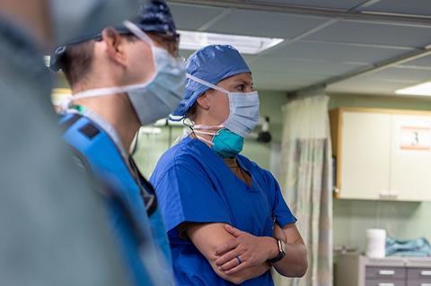 800px-USNS_Mercy_Perioperative_Nurse_200417-N-DA693-1065_(49798859211)